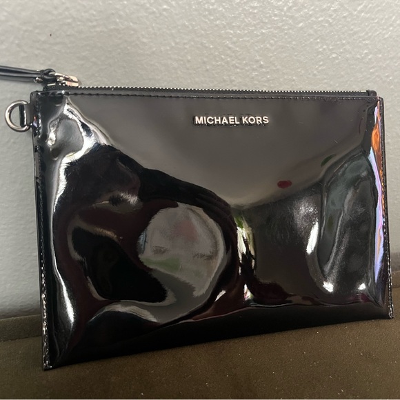 Michael Kors Handbags - Michael Kors Black pouch / large wristlet